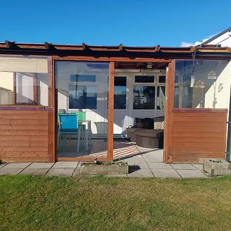 Waves And Woods Holiday Home Kidwelly Exterior foto