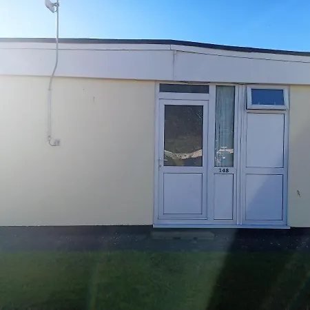 Waves And Woods Holiday Home Kidwelly Exterior foto